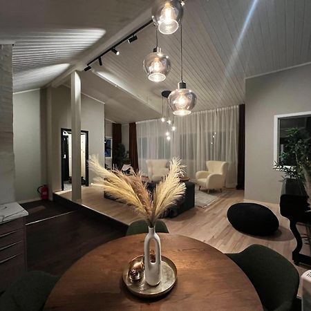 Charming Loft Retreat On Tromso'S Historic Main Street: 3-Minute Stroll To City Square Екстер'єр фото